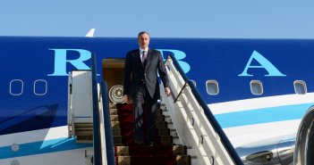 President İlham Aliyev pays a visit to Iran