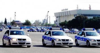 Yol polisi futbolçuları oyundan qabaq cərimələdi