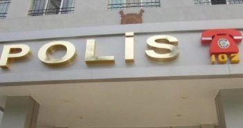 Arvadını boğub, polis idarəsinə gəldi