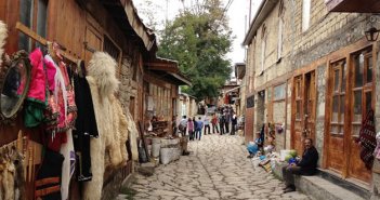 Lahıcda şortik qadağasını kim qoyub? - Foto