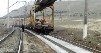 Aeroporta dəmir yolu xətti çəkiləcək - Bakıda