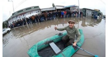 Bakıda rezin qayıqla gəzdi - Fotolar