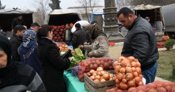 Bazar budur, yarmarka da bu...