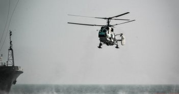 İtkin düşən neftçini 2 helikopter və 3 gəmi axtarır