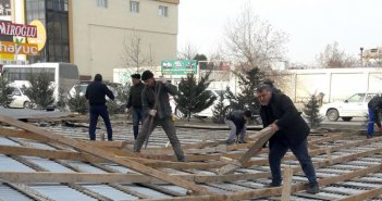 Bakı küləyi ticarət mərkəzini bu hala saldı - FOTOLAR