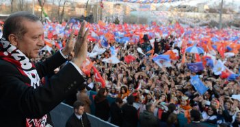 Ölkə yeni referendum astanasında: Prezidentin səlahiyyətləri artırılır