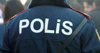 Polisi bıçaqladılar