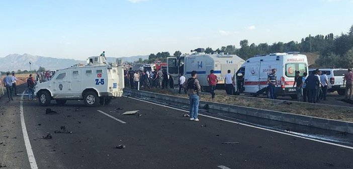 Türkiyədə polisə qarşı bombalı terror: 5 ölü, 4 yaralı