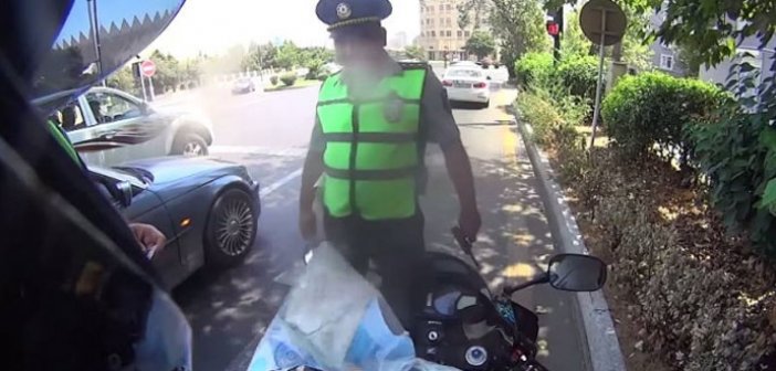 Motosikletli polisi vurub aradan çıxdı