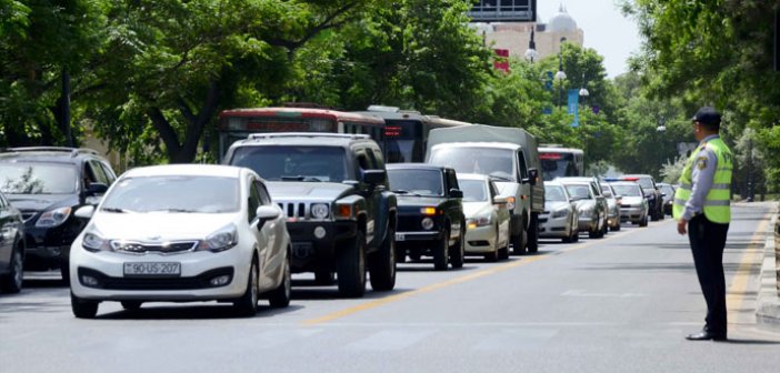 Deputat qaydanı pozdu, polislə qalmaqal yaratdı - Bakıda