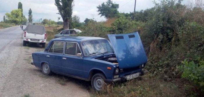 Yola çınqıl dağıldı, maşınlar aşdı - Fotolar