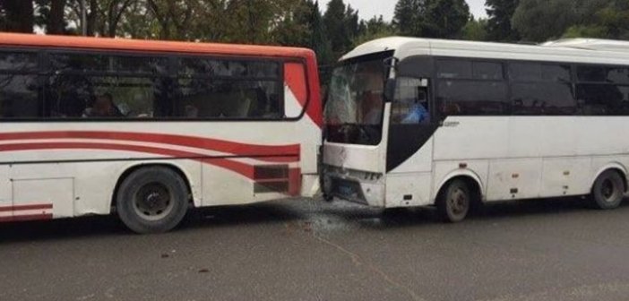 Bakıda iki avtobus toqquşdu - Video