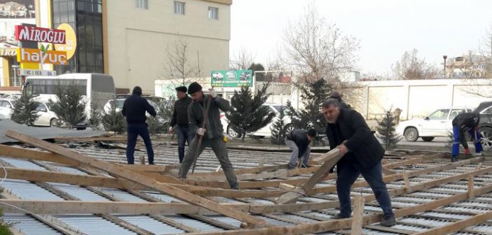 Bakı küləyi ticarət mərkəzini bu hala saldı - FOTOLAR