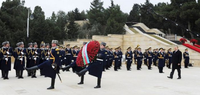 Prezident Şəhidləri ziyarət etdi